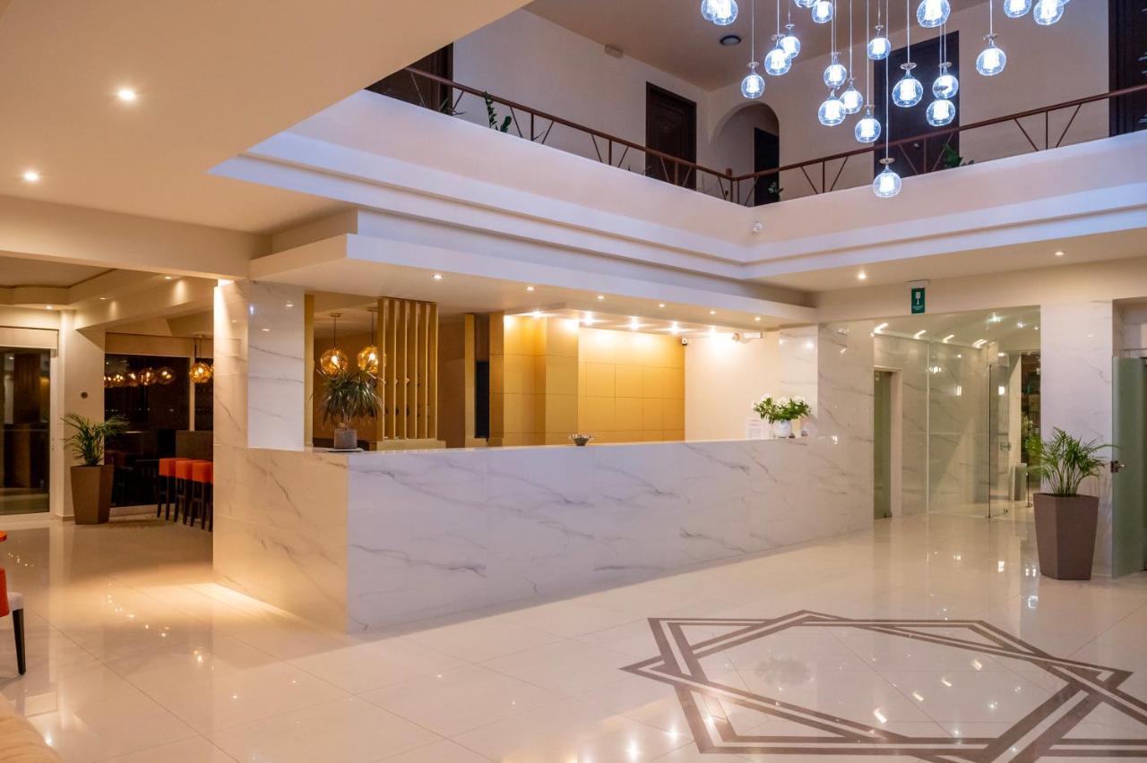 Eurohotel Theo Hotel Agia Marina Exterior foto