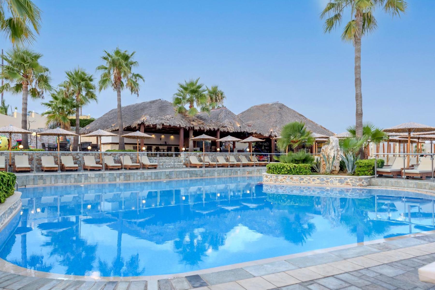 Eurohotel Theo Hotel Agia Marina Exterior foto